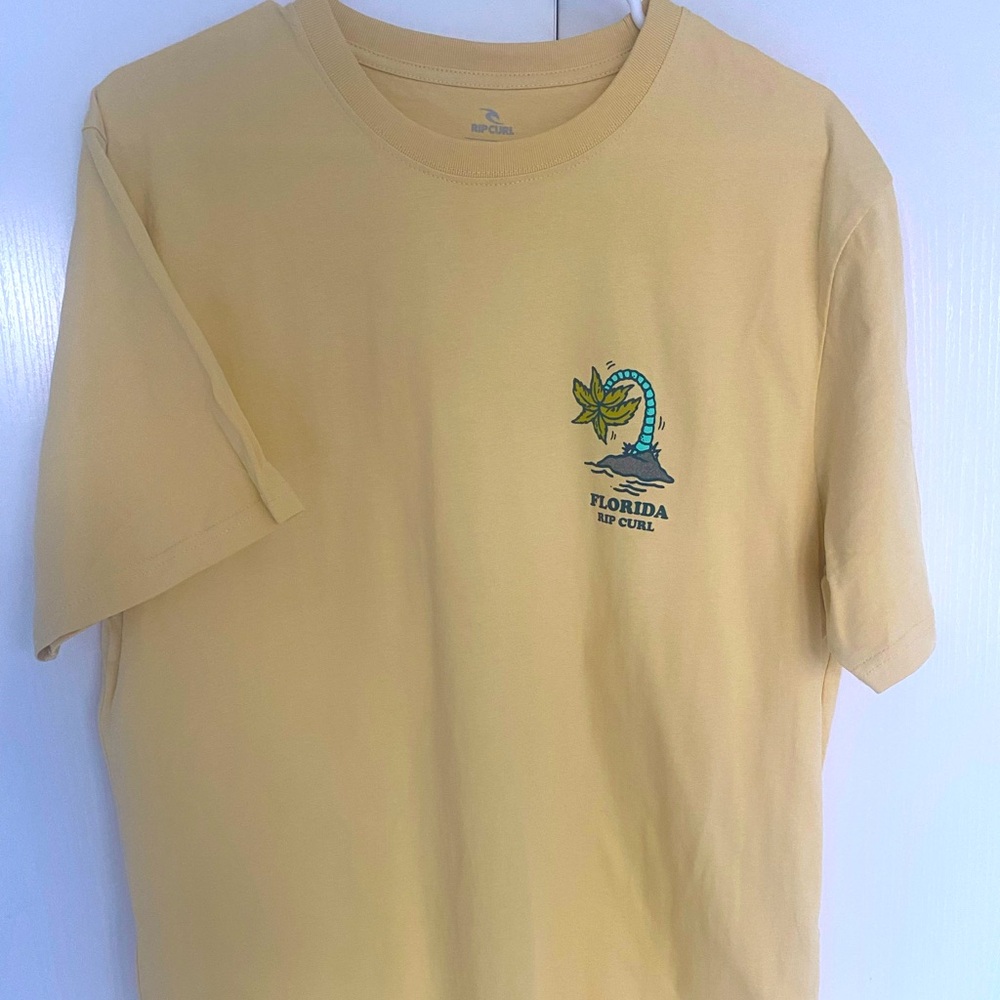 Rip curl NWOT t-shirt